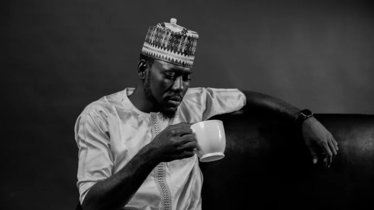 Papacko custom cup holders with printed branding carrying multiple coffee drinks for café chain delivery service