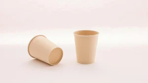 Papacko paper cups with recycling symbols for EU compliance and sustainable waste management in European markets