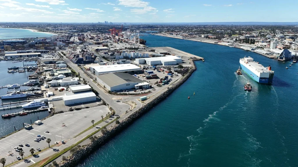 Papacko export food packaging containers arriving at Australian port for international trade