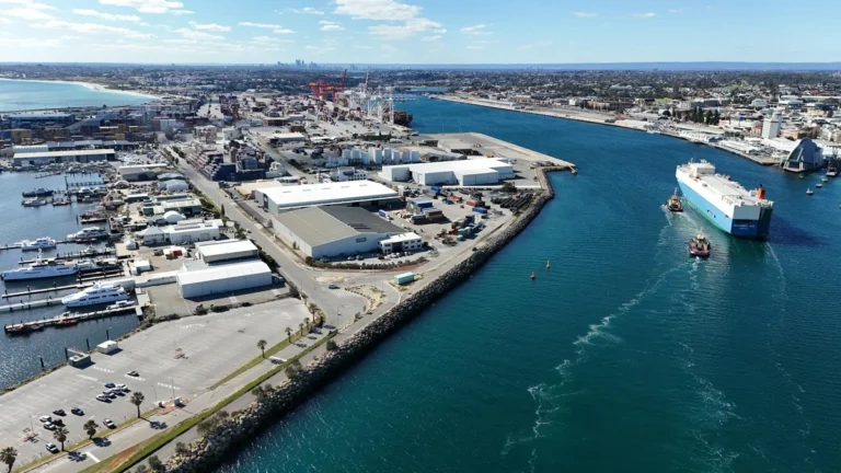 Papacko export food packaging containers arriving at Australian port for international trade