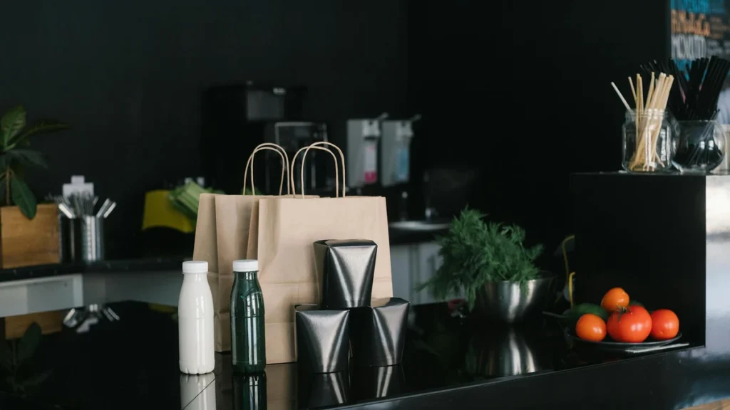 PLA coated paper cups and water-based coating comparison for sustainable cafés - Papacko eco packaging solutions