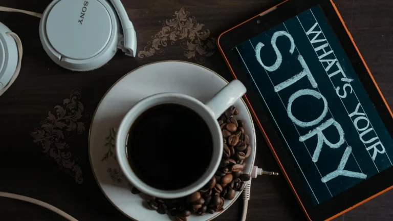 Papacko ripple wall paper cups with textured grip and insulation for cafés and coffee shops hot beverage service