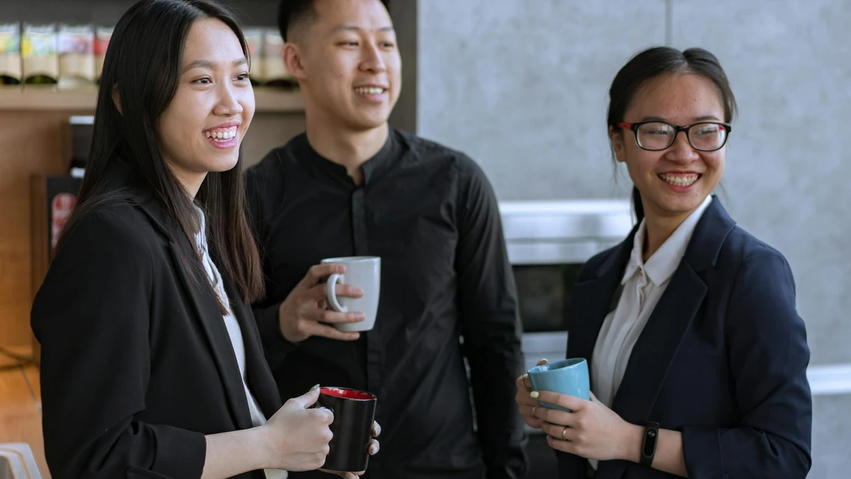 Papacko modern office break room coffee machine cups employees