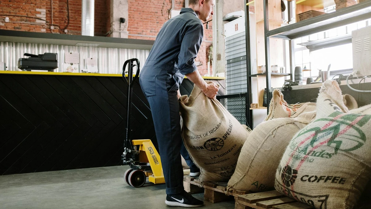 Wholesale coffee packaging accessories logistics and distribution - Papacko supply chain