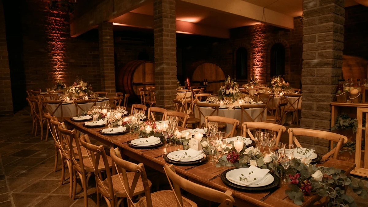 Papacko elegant wedding reception with sustainable bamboo plates and compostable utensils on decorated table