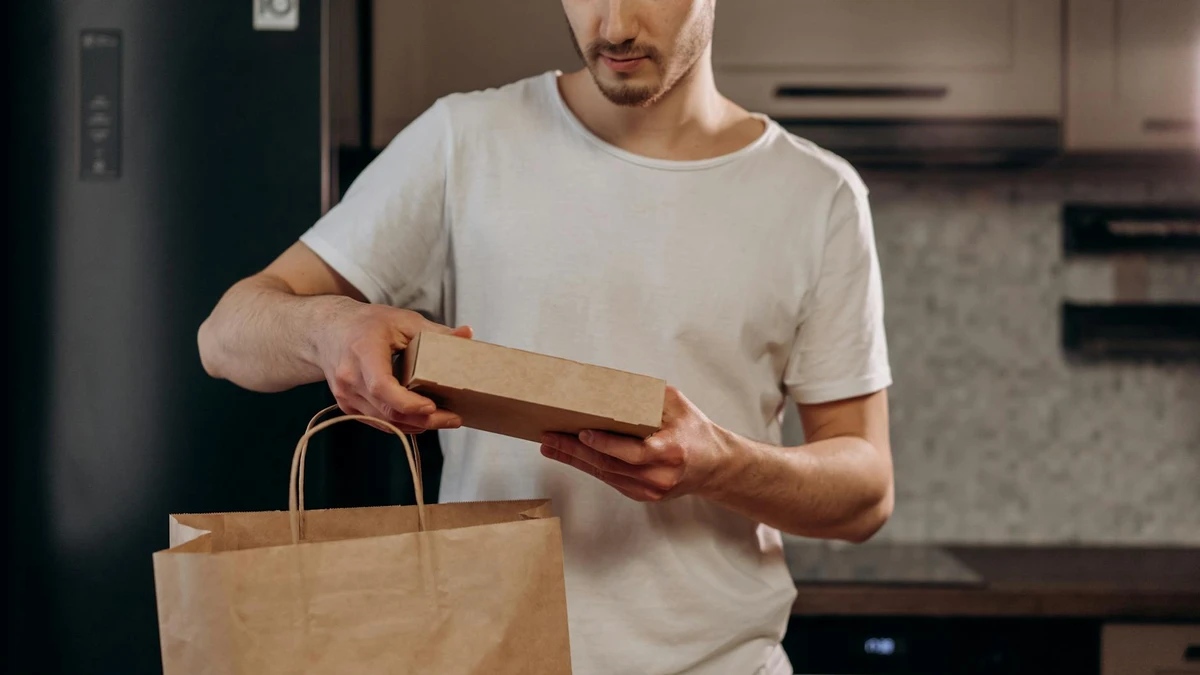 حلول مستدامة لتعبئة وتغليف الأطعمة التي تستخدم لمرة واحدة للعلامات التجارية للوجبات الجاهزة الصديقة للبيئة